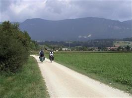 Riding Cycle Route 5 along the River Aare, 2.7 miles into the ride